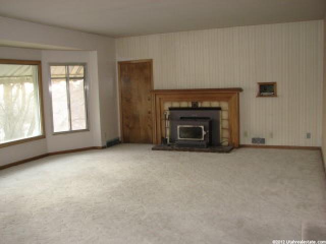 515 W Elberta Dr W, Pleasant View, UT 84414 — photo 2