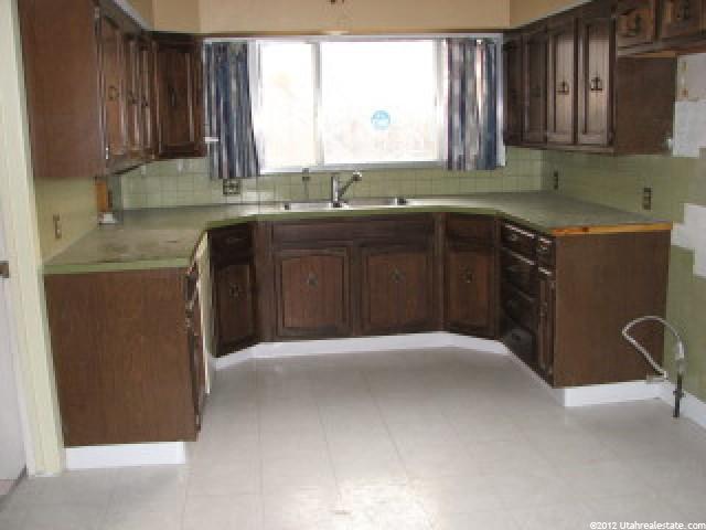 515 W Elberta Dr W, Pleasant View, UT 84414 — photo 3