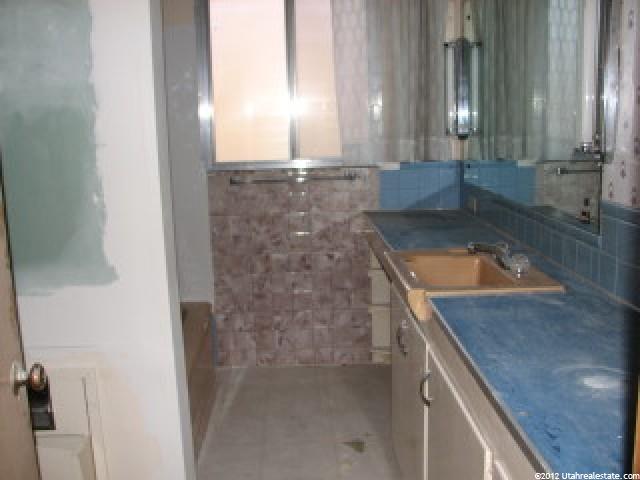 515 W Elberta Dr W, Pleasant View, UT 84414 — photo 7
