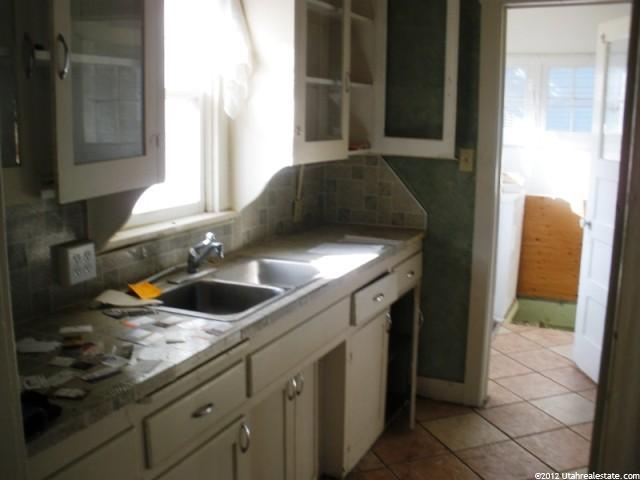 8890 S 250 E, Sandy, UT 84070 — photo 3