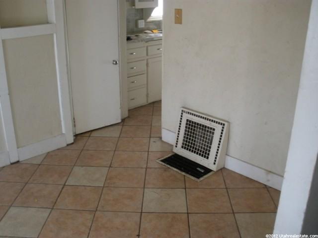8890 S 250 E, Sandy, UT 84070 — photo 4