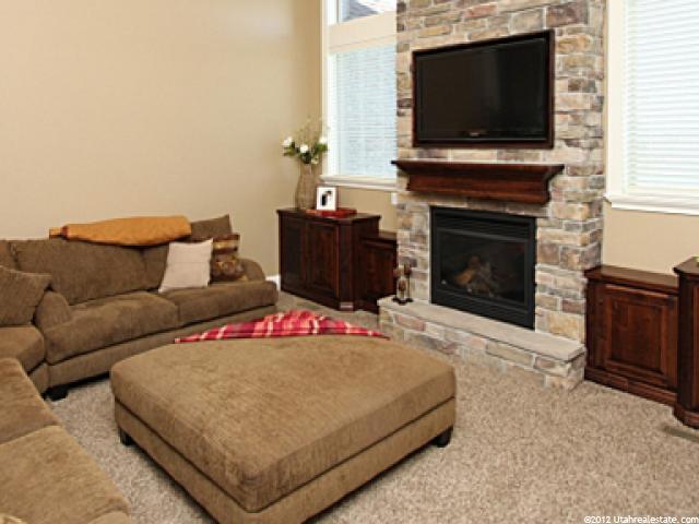 2107 Heritage Dr, Farr West, UT 84404 — photo 4