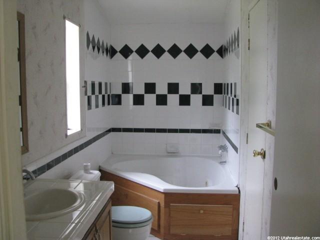 235 S 200 W, Hyrum, UT 84319 — photo 6