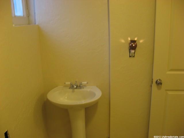 488 E Center St, Springville, UT 84663 — photo 10