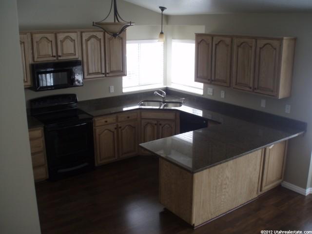 547 S 875 E, Layton, UT 84041 — photo 8
