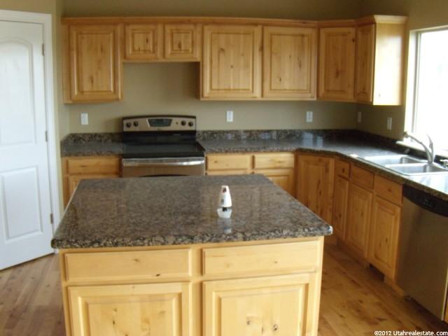 933 W 2400 S, Syracuse, UT 84075 — photo 5