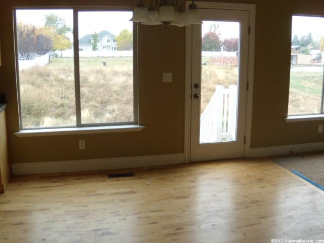 933 W 2400 S, Syracuse, UT 84075 — photo 7