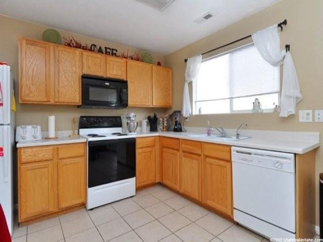 1914 N 2225 W, Clinton, UT 84015 — photo 4
