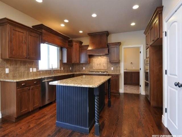 201 S Moss Hill Dr E, Bountiful, UT 84010 — photo 3