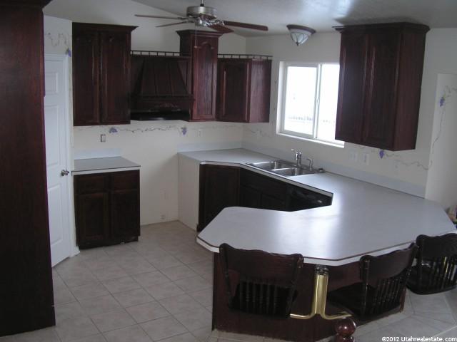 853 W 1930 N, Clinton, UT 84015 — photo 2