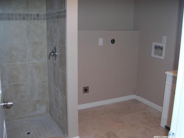 853 W 1930 N, Clinton, UT 84015 — photo 8