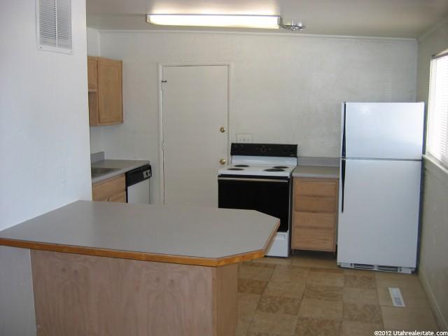 795 E Geranium St, Sandy, UT 84094 — photo 3
