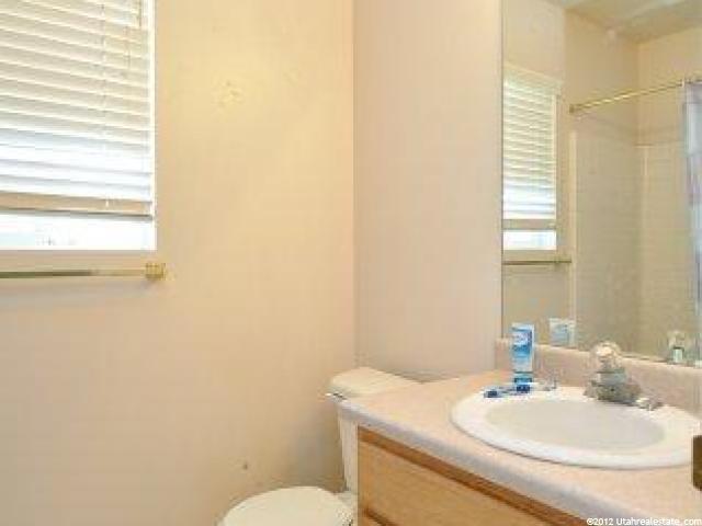 5379 Vista Dr, Roy, UT 84067 — photo 3
