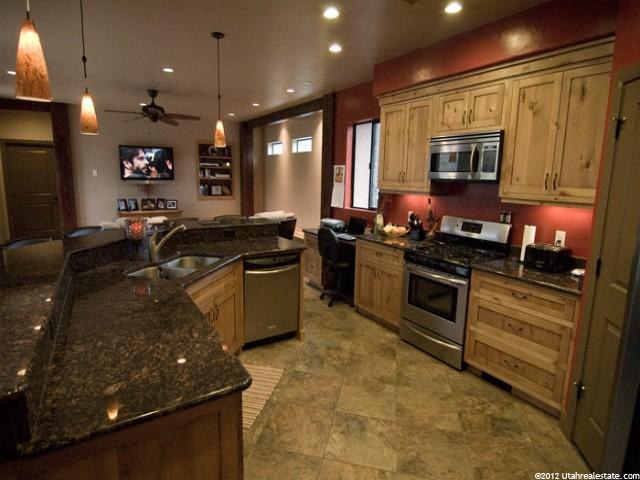 44 Hummingbird, Springdale, UT 84767 — photo 8