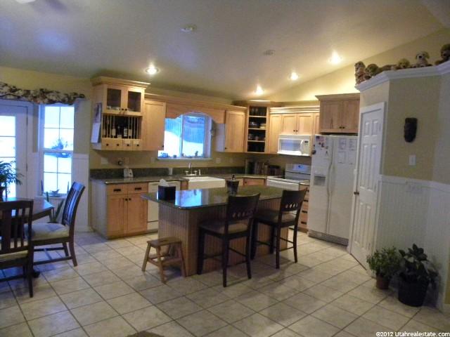 1030 Grandview Dr, Providence, UT 84332 — photo 2