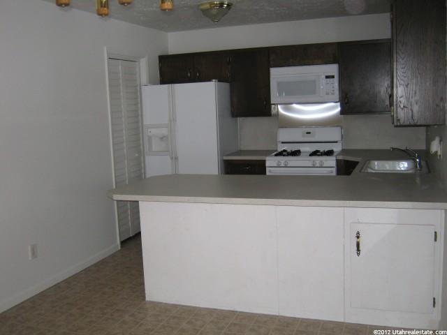 461 Floyd Dr, Sandy, UT 84070 — photo 2