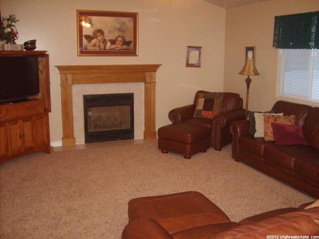902 W 2350 N, Layton, UT 84041 — photo 2