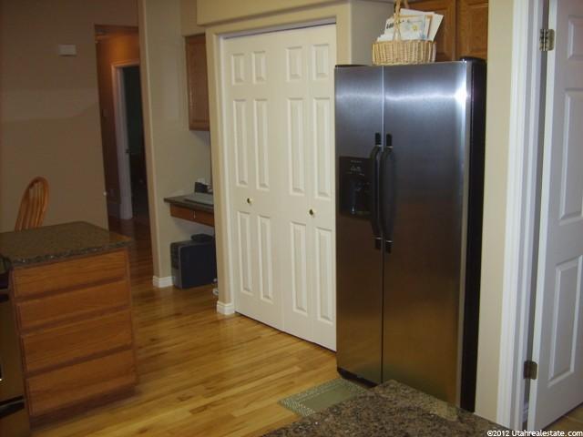 902 W 2350 N, Layton, UT 84041 — photo 6