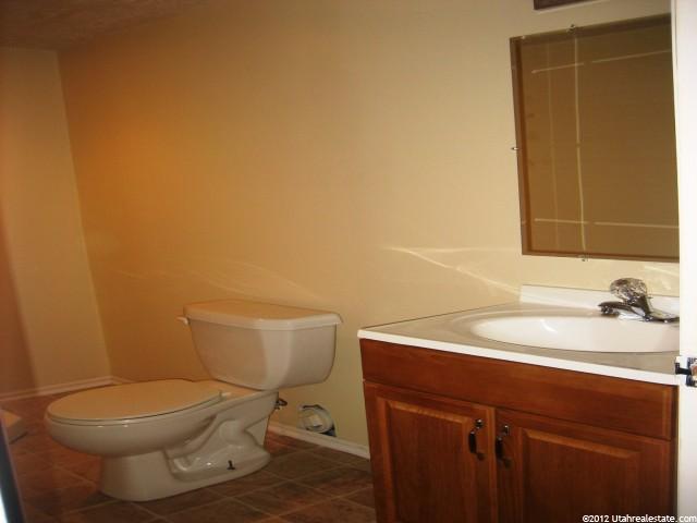 1560 E 800 S #C, Clearfield, UT 84015 — photo 10