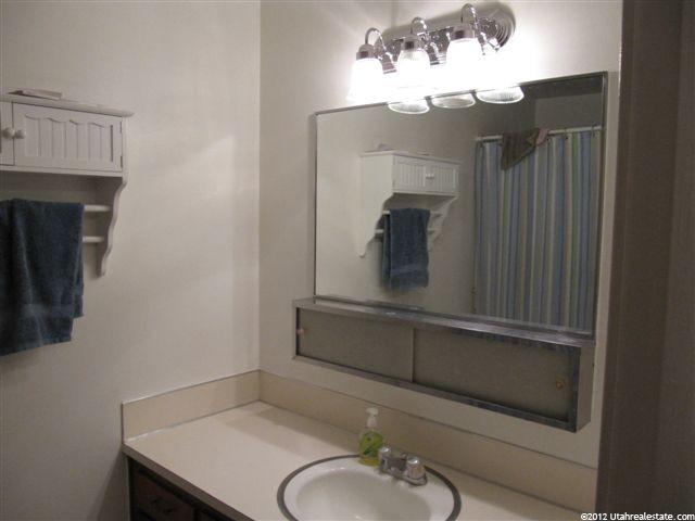 1322 S 200 W #4, Bountiful, UT 84010 — photo 4
