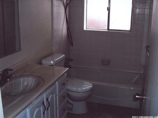 413 W 2350 N, Sunset, UT 84015 — photo 6