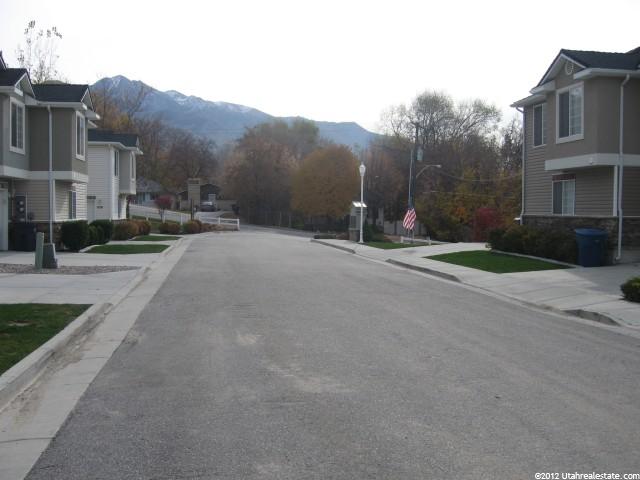 662 Plum Creek Ln, Ogden, UT 84404 — photo 2