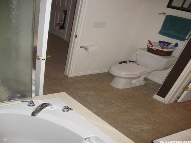 662 Plum Creek Ln, Ogden, UT 84404 — photo 7