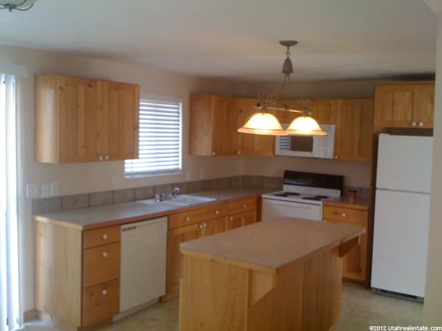 991 E Violet Dr, Sandy, UT 84094 — photo 2