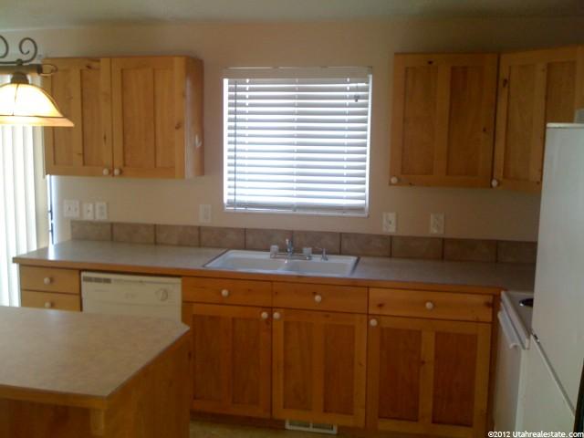 991 E Violet Dr, Sandy, UT 84094 — photo 3