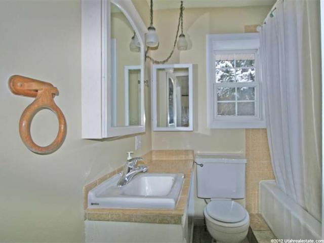324 E 700 S, River Heights, UT 84321 — photo 11