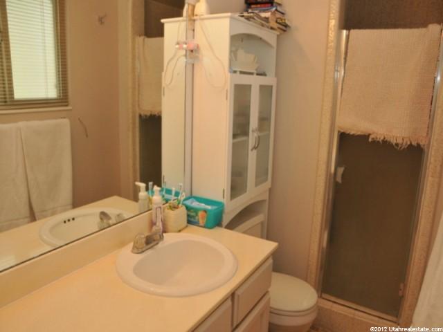 2470 E Granite Pl, Sandy, UT 84092 — photo 7