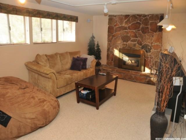 2470 E Granite Pl, Sandy, UT 84092 — photo 9