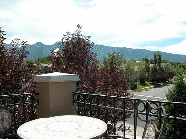 1934 E Bluffside Cir, Sandy, UT 84092 — photo 8