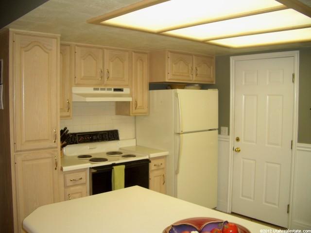 323 W 1350 N, Centerville, UT 84014 — photo 10