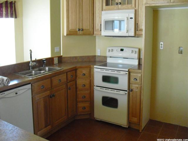 921 N 2000 W, Maeser, UT 84078 — photo 4