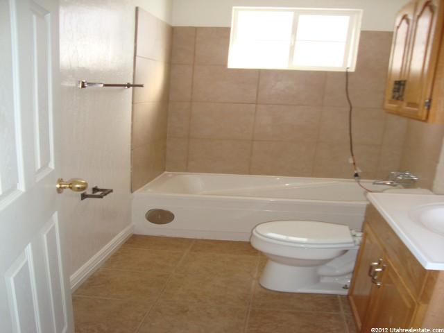 455 E 100 S, Myton, UT 84052 — photo 8