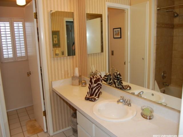 810 E Enchanted Dr, Midvale, UT 84047 — photo 9
