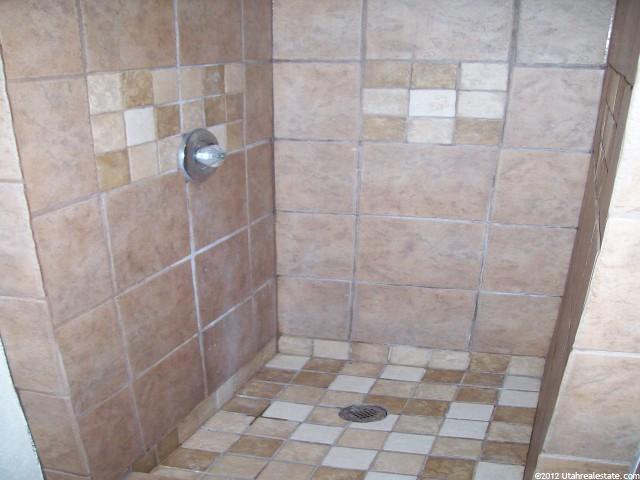 2368 W 2120 N, Clinton, UT 84015 — photo 9