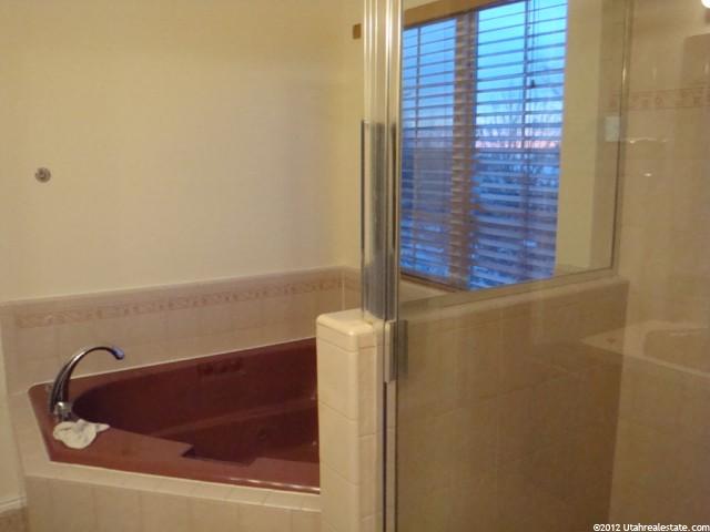 5569 S 3400 W, Roy, UT 84067 — photo 10
