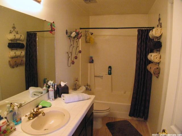 155 Pennsylvania Dr, Harrisville, UT 84404 — photo 6