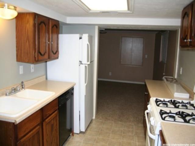 945 E 1000 S, Clearfield, UT 84015 — photo 11