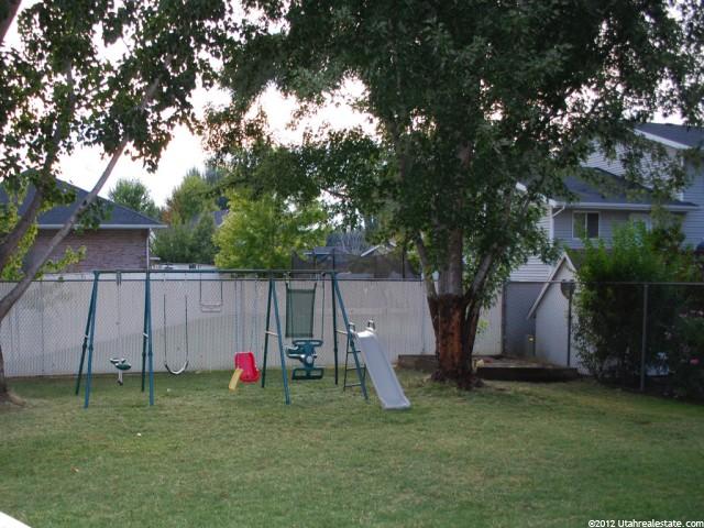 560 S Pitford Dr W, Centerville, UT 84014 — photo 2