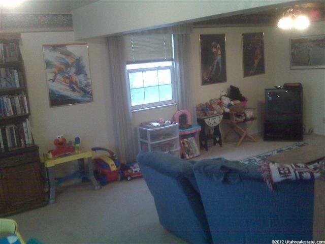 247 W Park Ln, Centerville, UT 84014 — photo 6