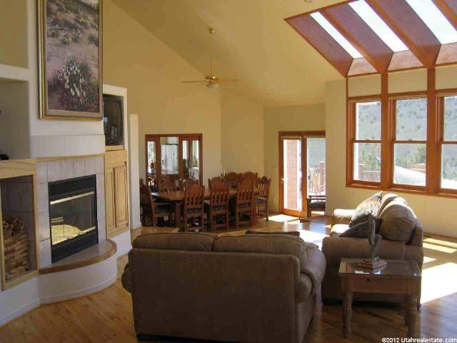 8602 N Topaz, Diamond Valley, UT 84770 — photo 2
