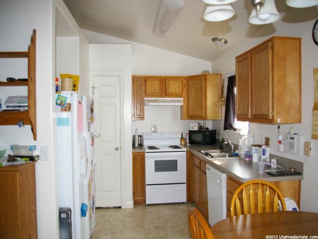 527 E Canyon View Dr, Ogden, UT 84404 — photo 3