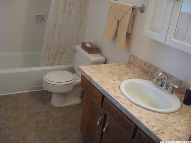284 S 100 E, Vernal, UT 84078 — photo 4