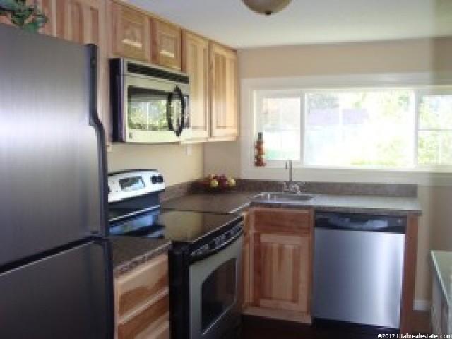 327 S 100 E, Smithfield, UT 84335 — photo 2