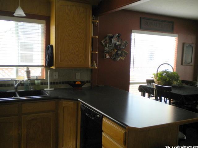 560 E Stringham Ave, Salt Lake City, UT 84106 — photo 3