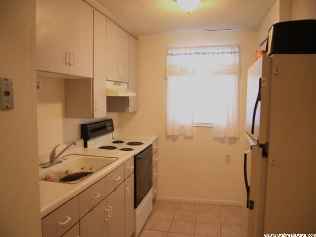 882 W 4100 S, Bountiful, UT 84010 — photo 3