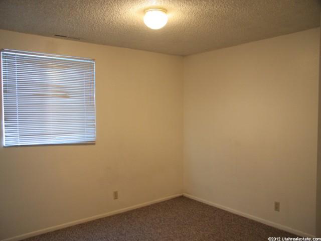 882 W 4100 S, Bountiful, UT 84010 — photo 4